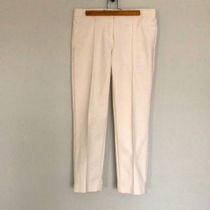 White ankle pants from Judith et Charles.